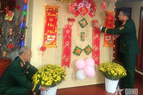 Xuân rộn ràng trên những con tàu vận tải thủy