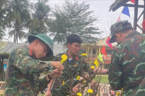 Tết của chiến sĩ gắn kết tình đồng chí, đồng đội