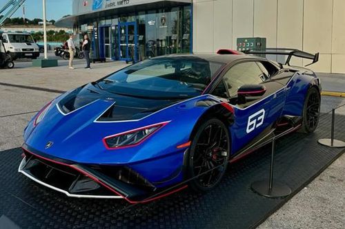 Lamborghini Huracan STJ lần đầu lộ diện 'bằng xương bằng thịt'