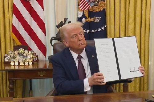 Tỷ lệ người dân Mỹ ủng hộ ông Trump tăng cao so với năm 2017