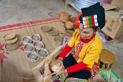 Người đưa nan tre, sợi mây miền Tây Xứ Nghệ thăng hoa