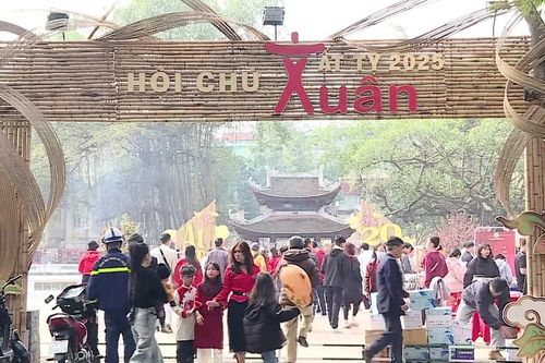 Vui Tết nay, nhớ Tết xưa: Xin chữ đầu năm tại Văn Miếu-Quốc Tử Giám