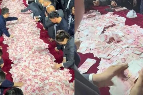 Công ty bày hơn 500 tỷ đồng tiền mặt thưởng Tết cho nhân viên