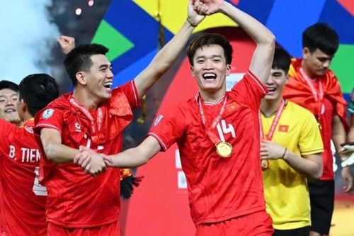 Trụ cột ĐT Việt Nam gây bất ngờ, phản ứng khó tin về danh hiệu Quả bóng Vàng 2024