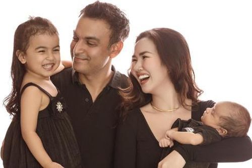 Những câu chuyện của dàn 'bóng hồng' Vbiz khi ăn Tết cùng chồng ngoại quốc