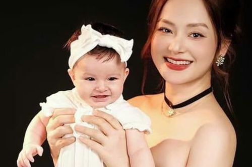 Lan Phương dạy con cách ứng xử khi nhận lì xì ngày Tết