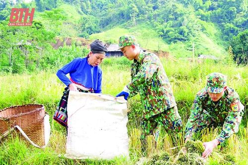 Thắp lửa niềm tin trên vùng phên dậu: Thắm tình quân dân