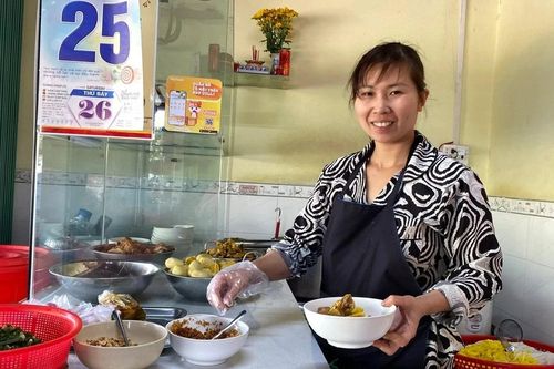 TP Pleiku: Quán ăn bán xuyên Tết, đón lộc buôn bán may mắn đầu năm