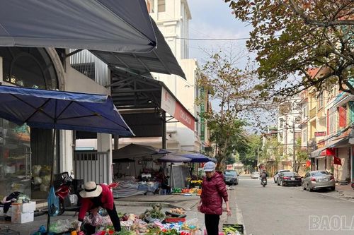 Chợ dân sinh, cửa hàng, dịch vụ đã hoạt động từ ngày mồng 2 Tết