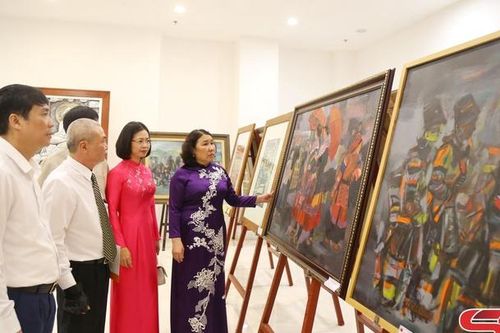 Cảm xúc mùa xuân của văn nghệ sĩ