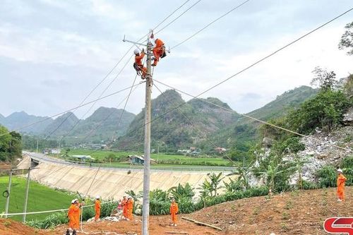 Điện lưới quốc gia bừng sáng vùng cao