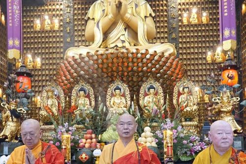 Ban Đại diện Phật giáo người Hoa (TP.HCM) khai kinh, khánh tuế và họp mặt đầu năm tại chùa Vạn Phật