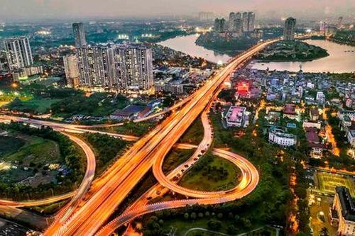 Xuân Ất Tỵ bàn về kinh tế Việt Nam ngoạn mục 'vượt bão' vươn mình