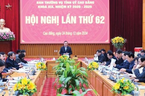 Xây dựng Đảng và hệ thống chính trị trong sạch, vững mạnh, đáp ứng yêu cầu nhiệm vụ trong tình hình mới