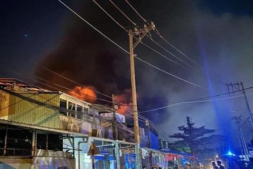 Cháy lớn tại huyện Hóc Môn, TP Hồ Chí Minh
