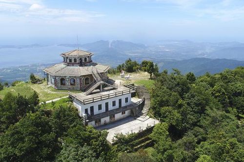 Đón xuân trên đỉnh Bạch Mã