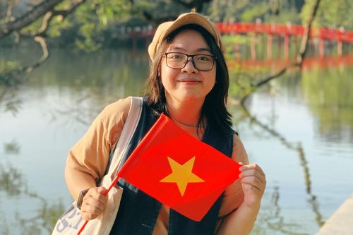 Vượt các nam sinh, cô gái tốt nghiệp thủ khoa ngành hàng không vũ trụ