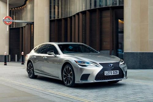 Bán 3 xe năm ngoái, Lexus LS bị khai tử ở Anh