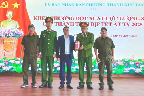 Khen thưởng đột xuất lực lượng tuần tra 8394 trong đấu tranh, phòng chống tội phạm dịp Tết Ất Tỵ.