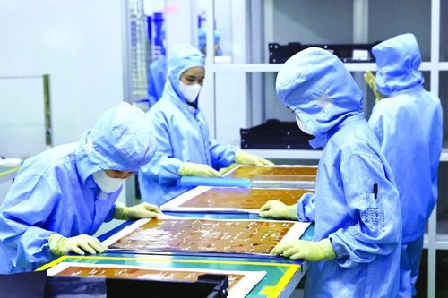 Kinh tế Việt Nam năm 2025: Vượt lên... chính mình