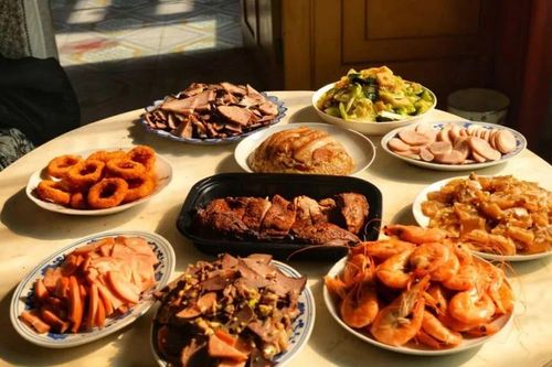 Sáng tạo với thức ăn dư trong Tết