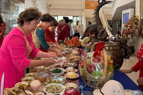Xuân Ất Tỵ 2025: Kiều bào Thái Lan rộn ràng đón Xuân, nhớ Bác