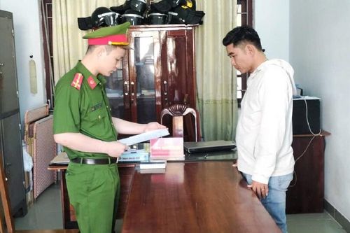 Khởi tố cán bộ xã chiếm đoạt tiền hỗ trợ người bị bệnh hiểm nghèo