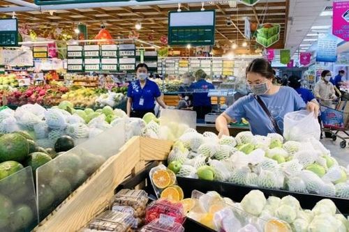 Mùng 3 Tết Ất Tỵ, thị trường trong nước sôi động trở lại