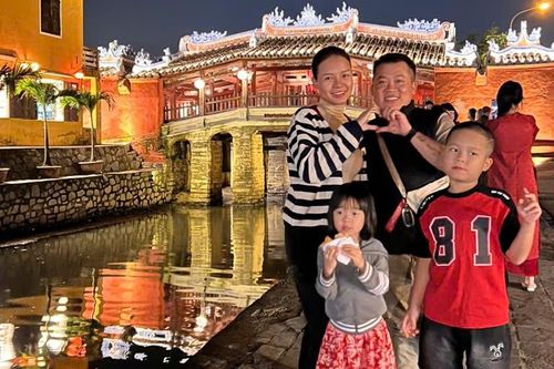 Vợ chồng ở Đồng Nai cho con chơi Tết xuyên Việt, mỗi năm đón giao thừa một nơi