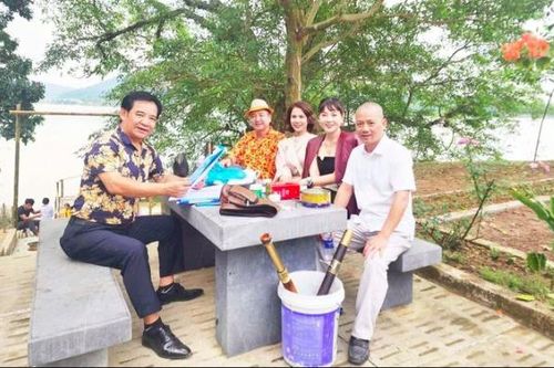 Hài Tết vẫn nhảm, có phần dung tục