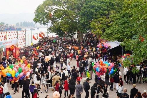 Các điểm du lịch tâm linh ở Nghệ An hút du khách đầu Xuân