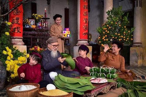 Tết quây quần bên mẹ