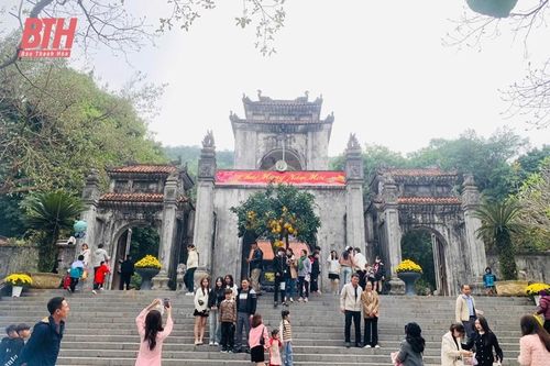 Du xuân Đền Bà Triệu