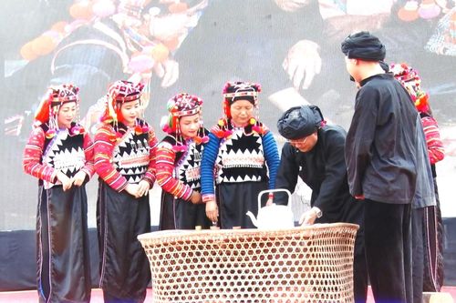Độc đáo văn hóa dân tộc Hà Nhì