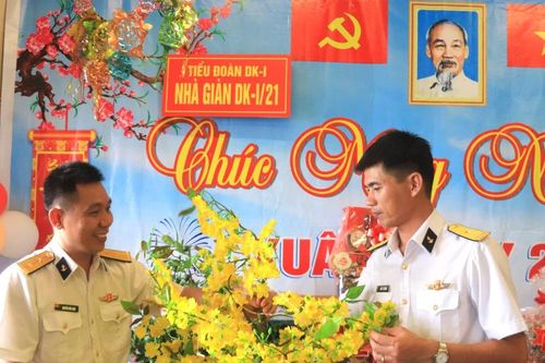 Năm mới nghe lính nhà giàn DK1 kể chuyện đón Tết