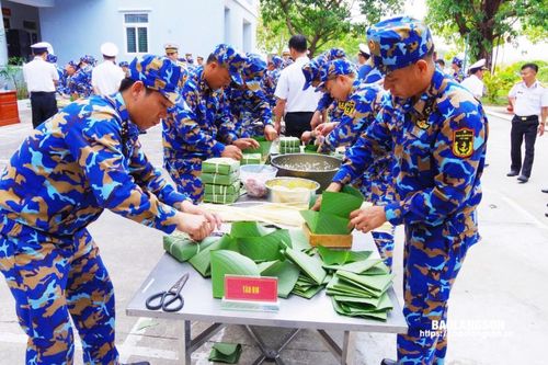 Tết quân dân, ấm tình lính biển