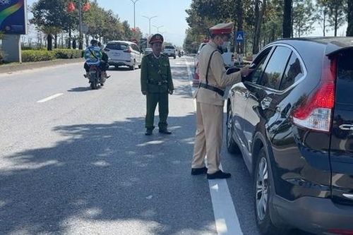 TP Huế: Phát hiện nhiều tài xế sử dụng rượu bia trong ngày Tết