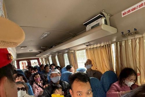 Hà Nội: Xử lý xe khách 'nhồi nhét' sau Tết Nguyên đán
