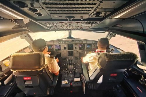 Hé lộ mức lương phi công Vietnam Airlines và Vietjet, gần nửa tỷ/tháng