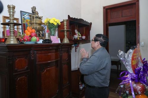 Thủ tướng Phạm Minh Chính dâng hương cố Thủ tướng Phan Văn Khải