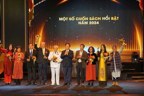Văn chương lấp lánh vẻ đẹp cuộc sống