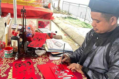 Nét đẹp xin chữ đầu Xuân