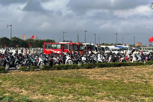 Nam Định: Hàng nghìn người dân, du khách đến Đền Trần du Xuân Ất Tỵ