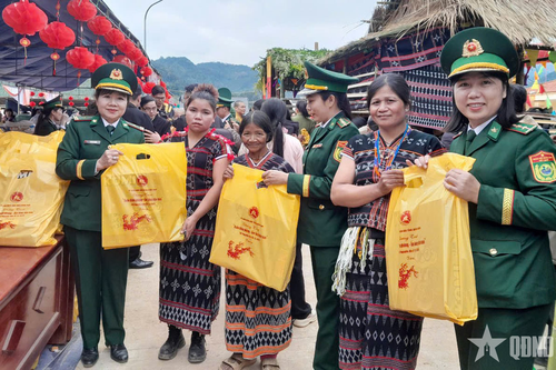 Mùa Xuân này, biên giới Tr'hy đẹp biết bao