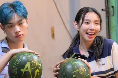 Hoa hậu Thùy Tiên và rapper Pháp Kiều khám phá nghề truyền thống Việt Nam đầy sáng tạo trong dịp Tết Nguyên đán