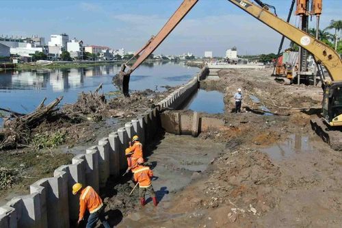 Thi công xuyên tết dự án cải tạo kênh dài nhất TPHCM