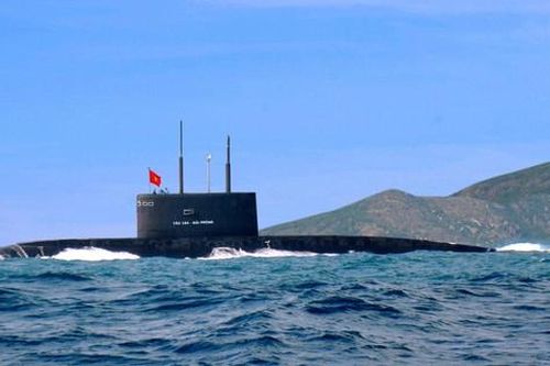Thủy thủ tàu ngầm 184 - Hải Phòng thực hiện hàng nghìn giờ lặn trên các vùng biển