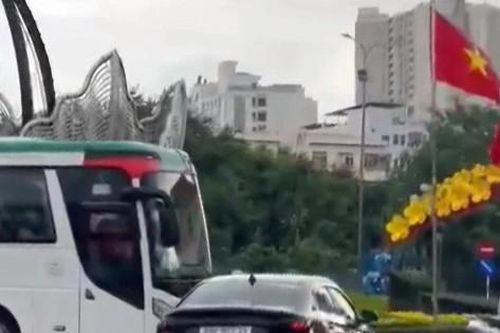 Truy tìm ô tô lạng lách, tạt đầu xe trên đường phố Nha Trang