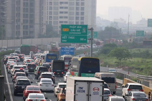 Kinh nghiệm giúp lái xe trở lại thành phố sau Tết an toàn, đỡ 'dính' tắc đường
