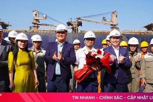 Cảng Vũng Áng đón chuyến hàng đầu năm mới